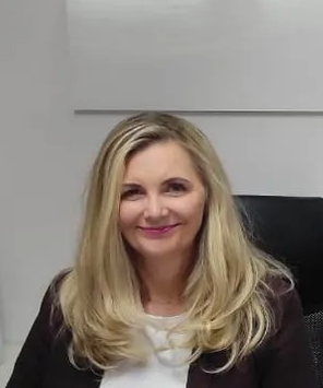 Aurelia Szymańska —  agent ubezpieczeniowy